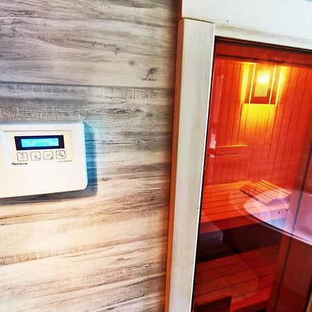 Sauna, Big Jacuzzi , Khreshchatyk Apartments Kiev Dış mekan fotoğraf