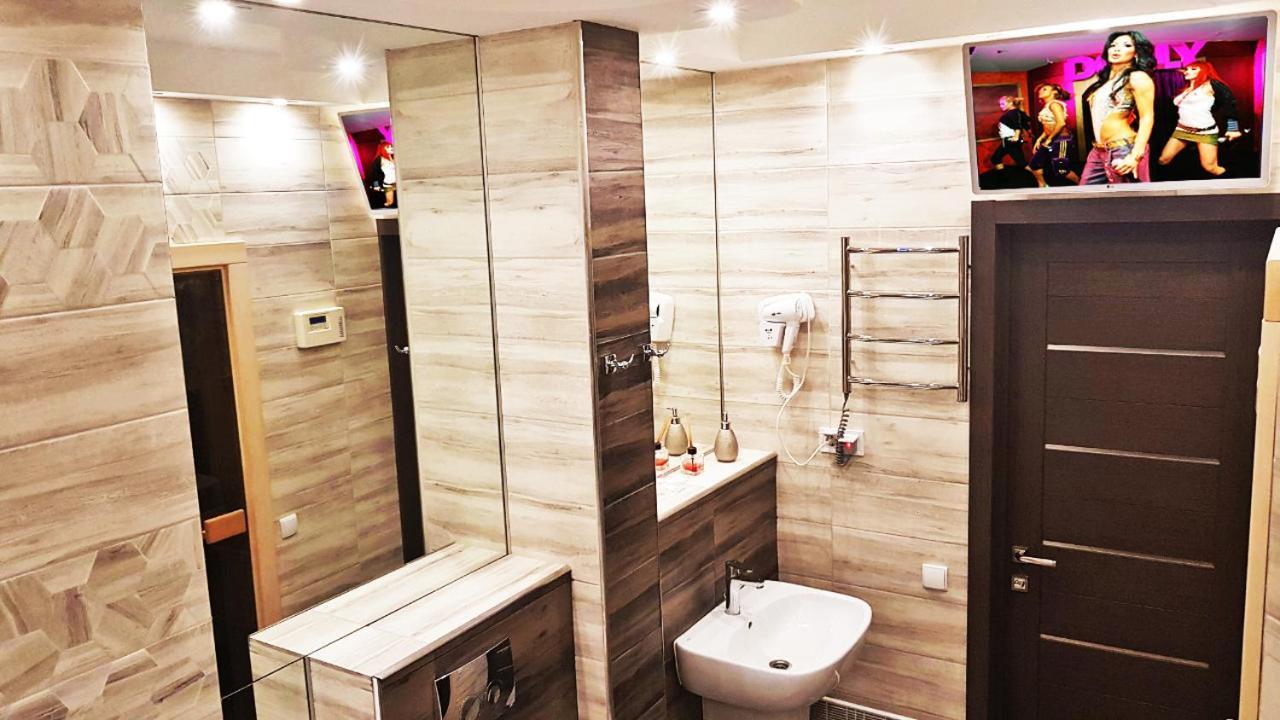 Sauna, Big Jacuzzi , Khreshchatyk Apartments Kiev Dış mekan fotoğraf